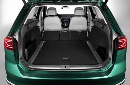 Volkswagen Passat Estate 2019 luggage compartment